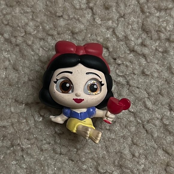Disney Doorables Let’s Go Series 2: Snow White - Picture 1 of 2
